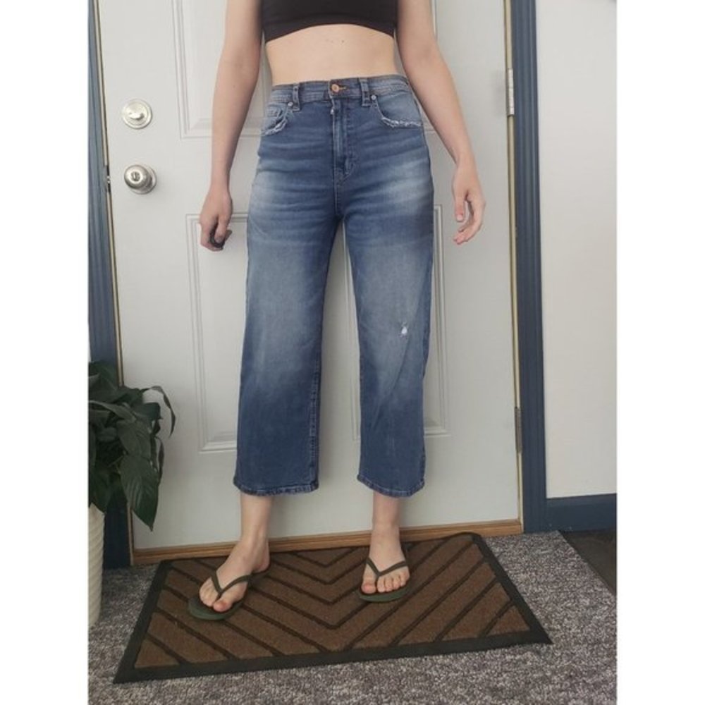 Jordache Cropped Straight‎ Leg Jeans